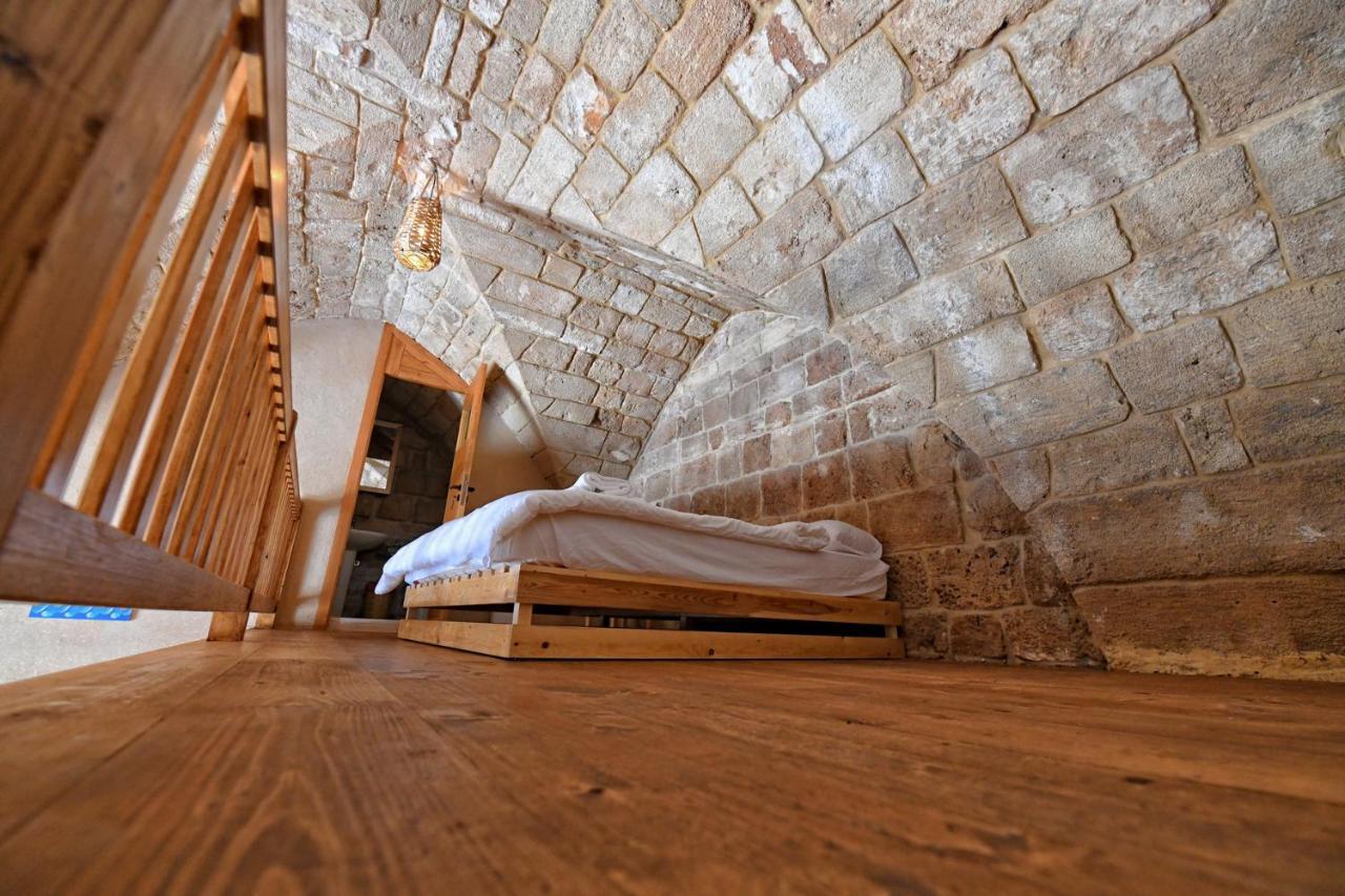 Old Town Guesthouses Батрун Экстерьер фото