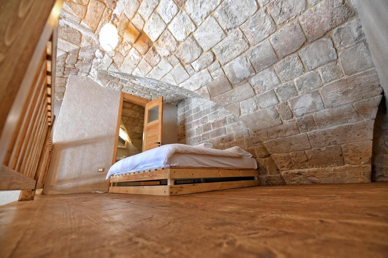 Old Town Guesthouses Батрун Экстерьер фото