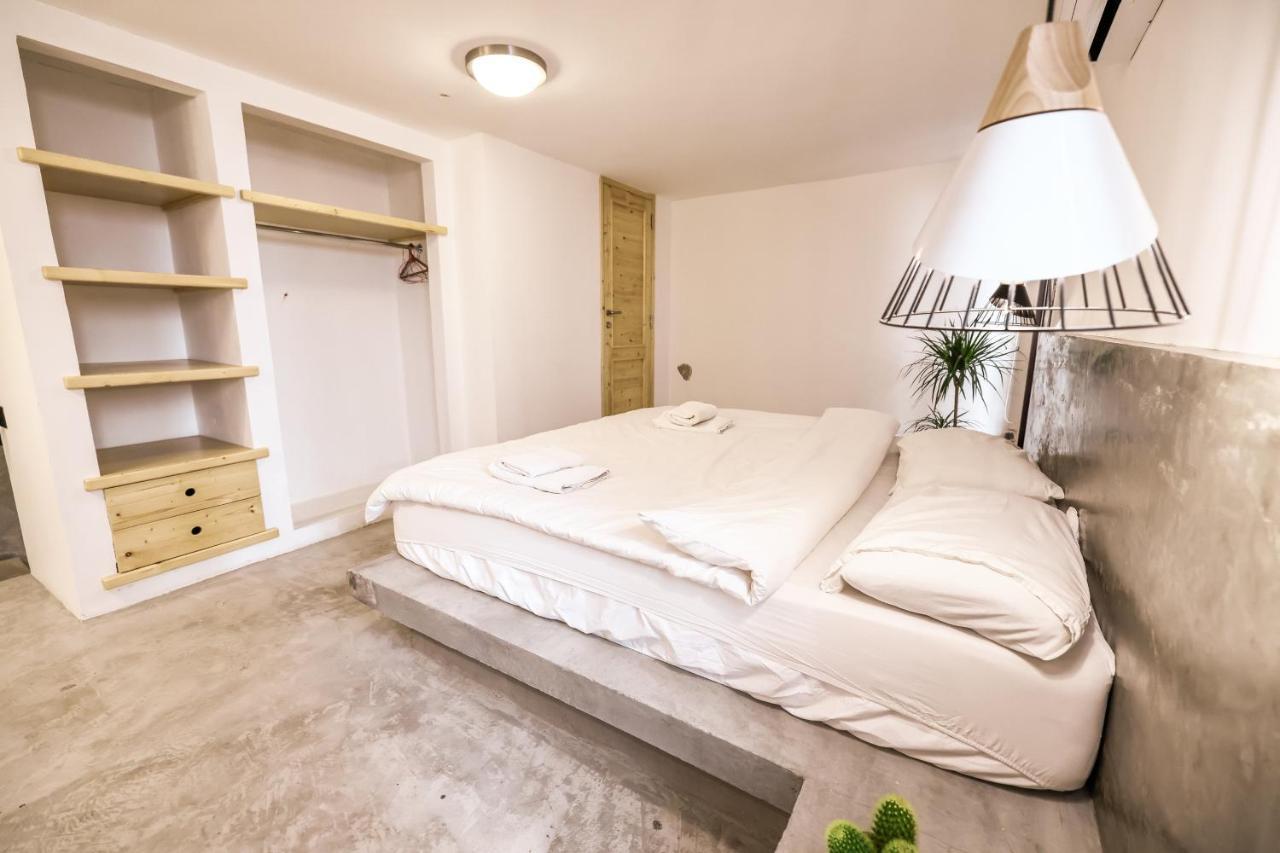 Old Town Guesthouses Батрун Экстерьер фото