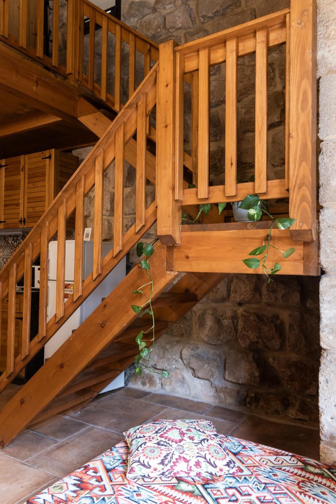Old Town Guesthouses Батрун Экстерьер фото